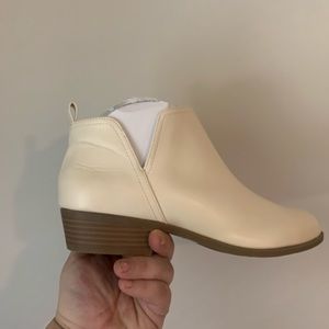 Brand new cream pointed ankle bootie